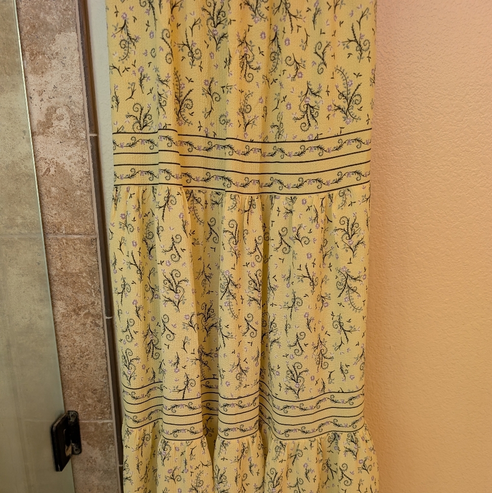 Max Studio Large Floral Yellow Maxi Dress - Picture 4 of 12